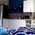 Santoriniapartmentwestkensingtonsleeps3-Ensuite-Ac